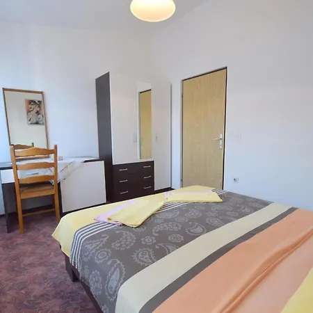 Milica By Interhome Apartman Njivice